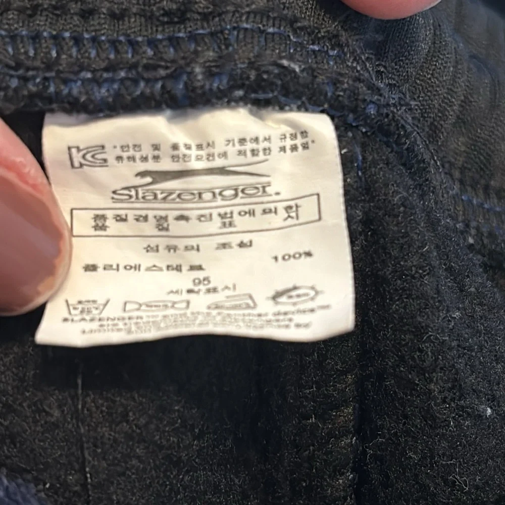 Slazenger black sweatpants size is listed fit like a medium